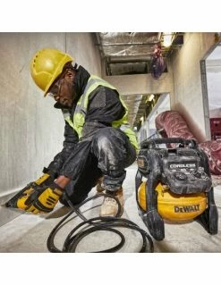 Compresseur XR FLEXVOLT 54V 2Ah Li-Ion Brushless 10 Litres - DCC1054T2 - Dewalt | IFD Outillage -Chantier Atelier Soldes Boutique compresseur xr flexvolt 54v 2ah li ion brushless 10 litres dcc1054t2 dewalt 4