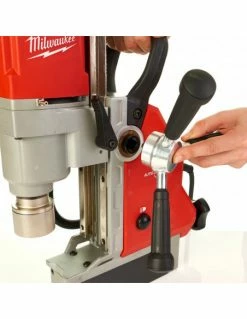Perceuse Sur Embase Magnétique 1200W / 41mm | MDP 41 - 4933451014 - Milwaukee | IFD Outillage -Chantier Atelier Soldes Boutique perceuse sur embase magnetique 1200w 41mm mdp 41 4933451014 milwaukee 4